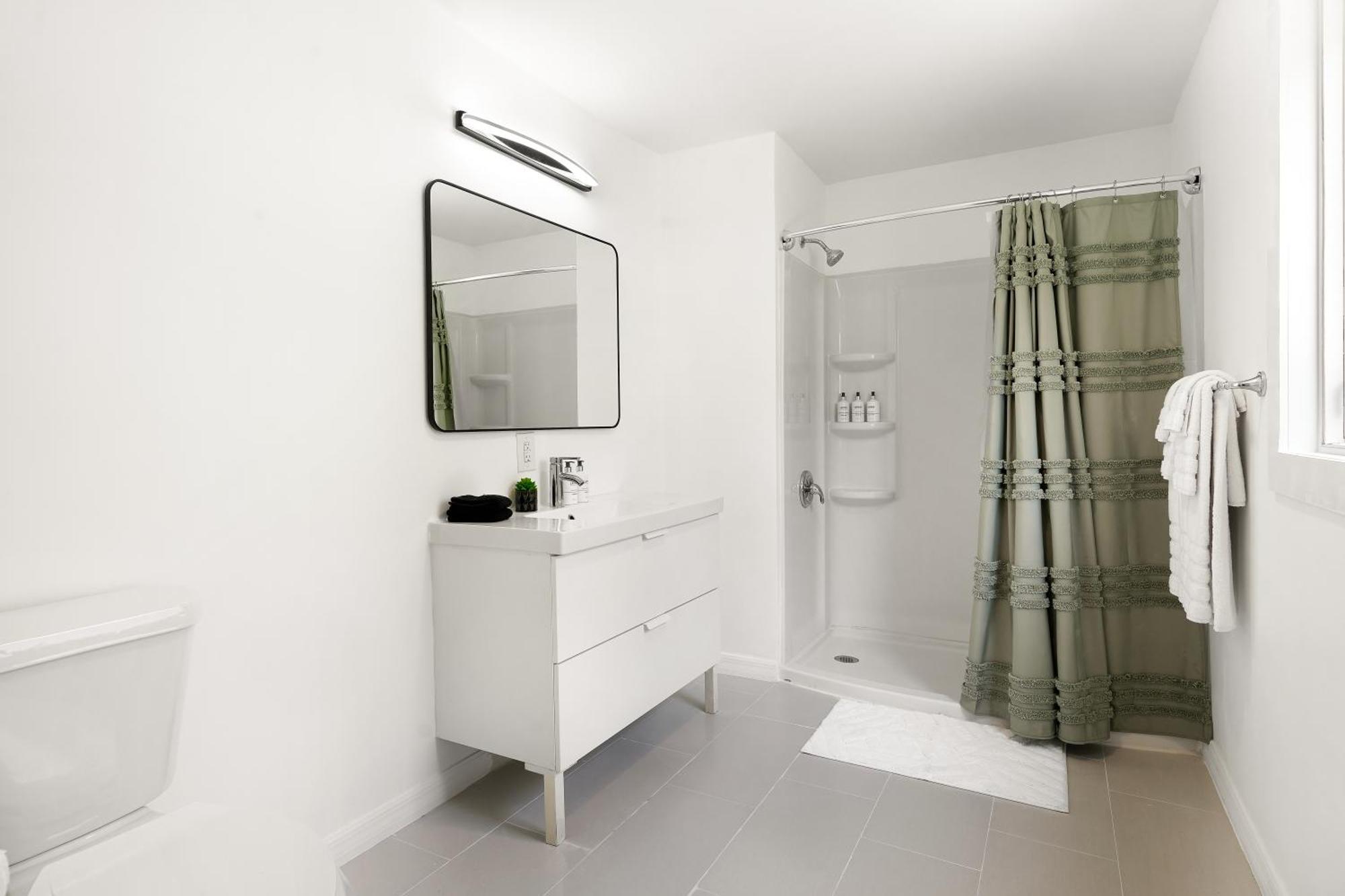 Cobalt Coast Resort West Bay Extérieur photo