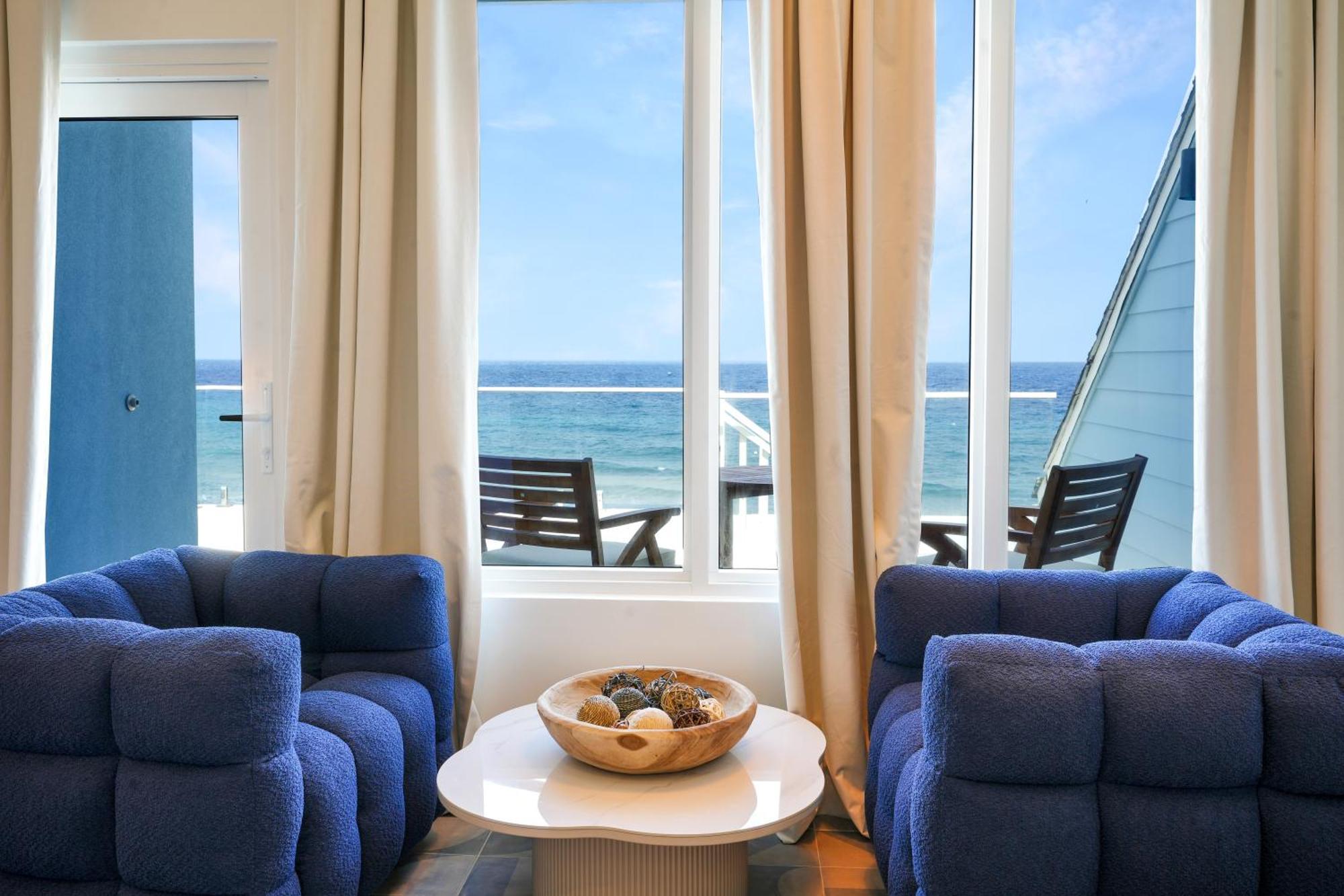 Cobalt Coast Resort West Bay Extérieur photo