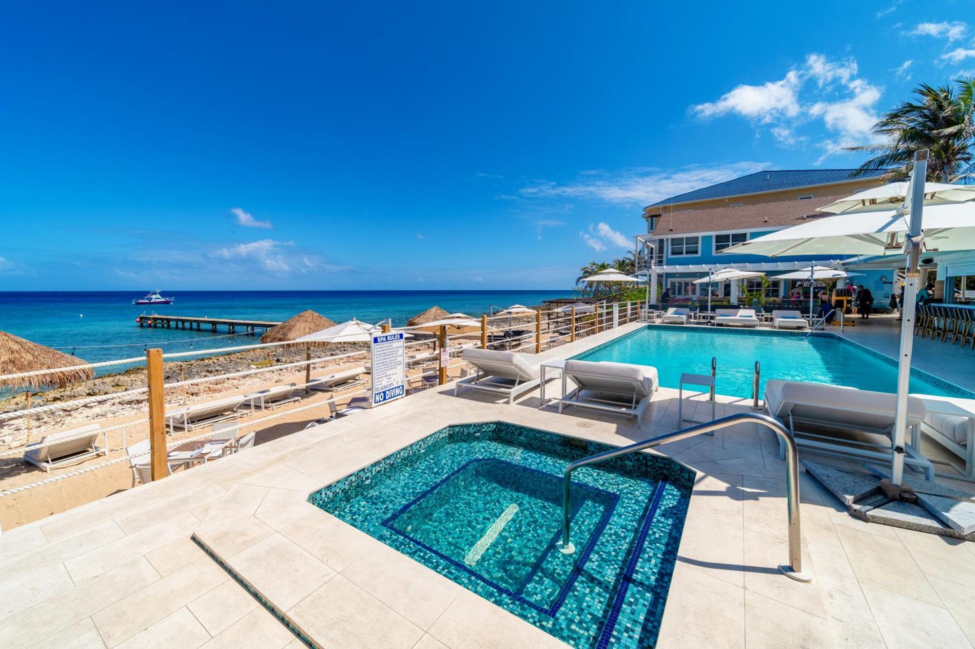 Cobalt Coast Resort West Bay Extérieur photo