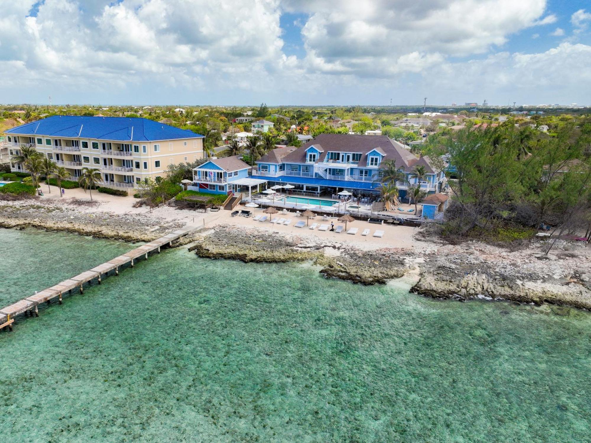 Cobalt Coast Resort West Bay Extérieur photo